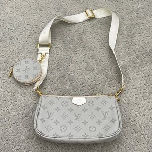 Dupe Crossbody Camera Strap